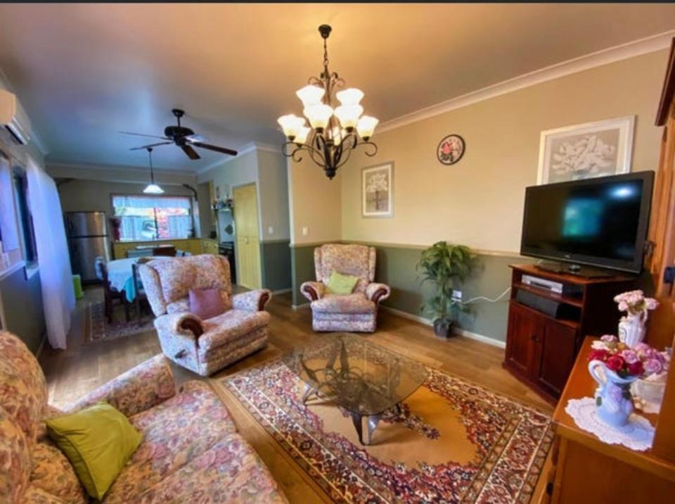 Sarina Golden Lace B&B מראה חיצוני תמונה